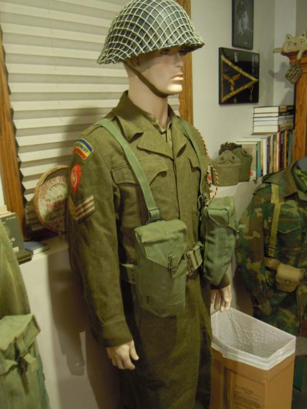 Canadian 22nd Regiment in Korea mannequin - CANADA - World Militaria Forum